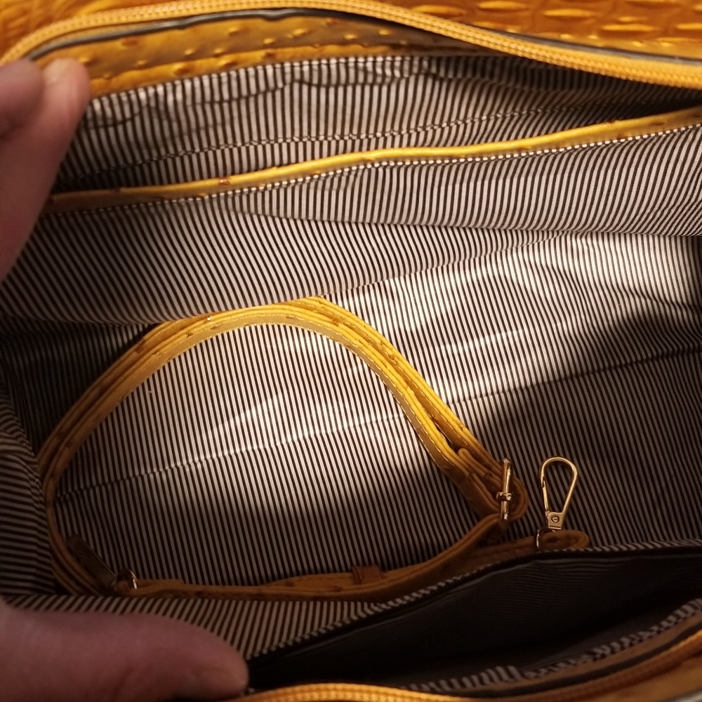 Handbag - Picture 2 of 11